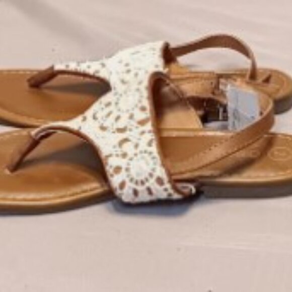 Girls Sandals By Target Size 2 Thong And T-Strap Embroidered, - NWT - Picture 3 of 15